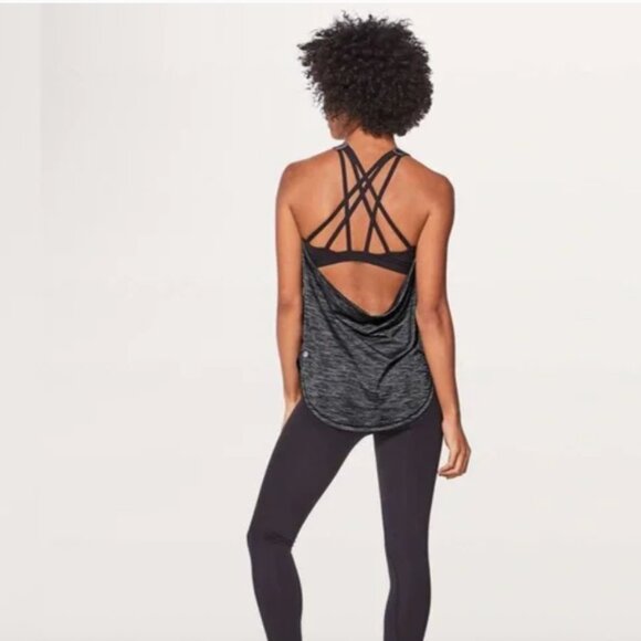 Lululemon Tank Top Free To Be Serene 2-in-1 Built In Bra Black size 6 - Picture 1 of 4